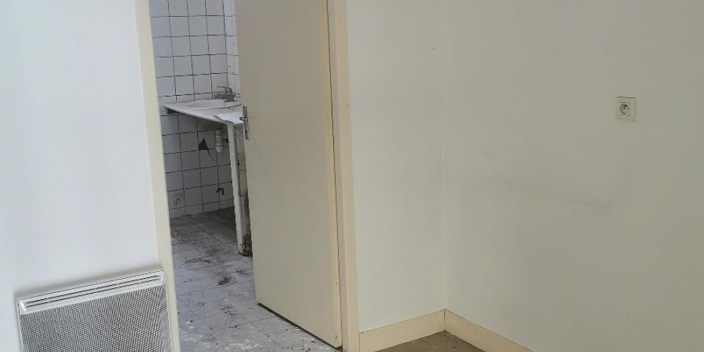 local commercial à BORDEAUX (33000)